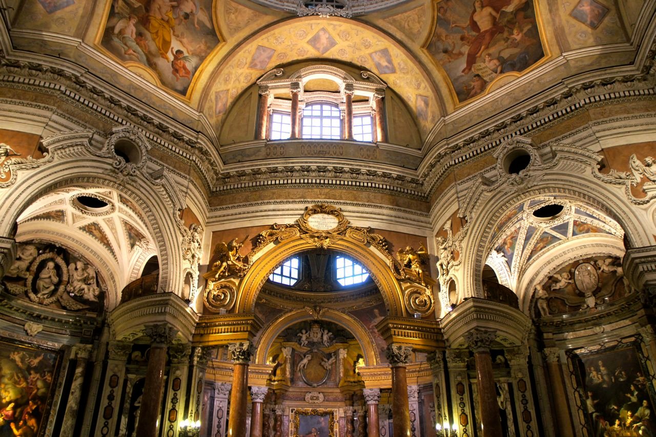 внутренний интерьер собора