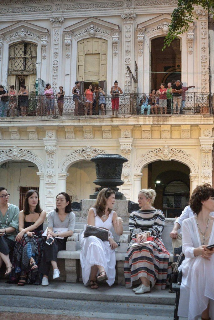 A imprensa internacional assistiu ao desfile junto com os locais